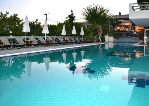 Saga Hotel Poros Town Екстер'єр фото